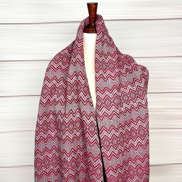 T’icani Peru Large Alpaca Gray Red Scarf Shawl Wrap - Picture 9 of 12